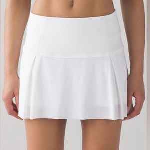 Lululemon white tennis skirt